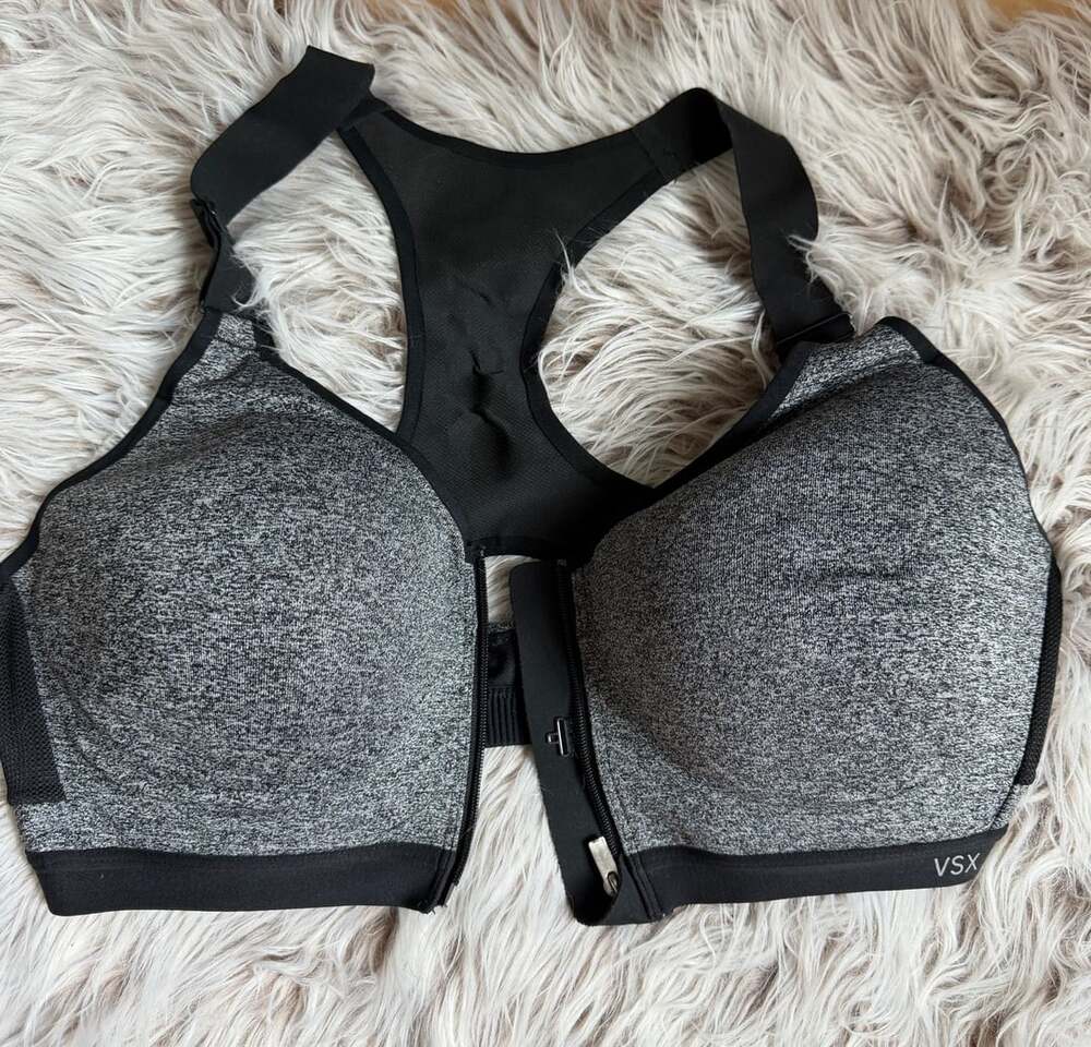 Victoria's Secret VSX Knockout Front-Close Sport Bra 38D
